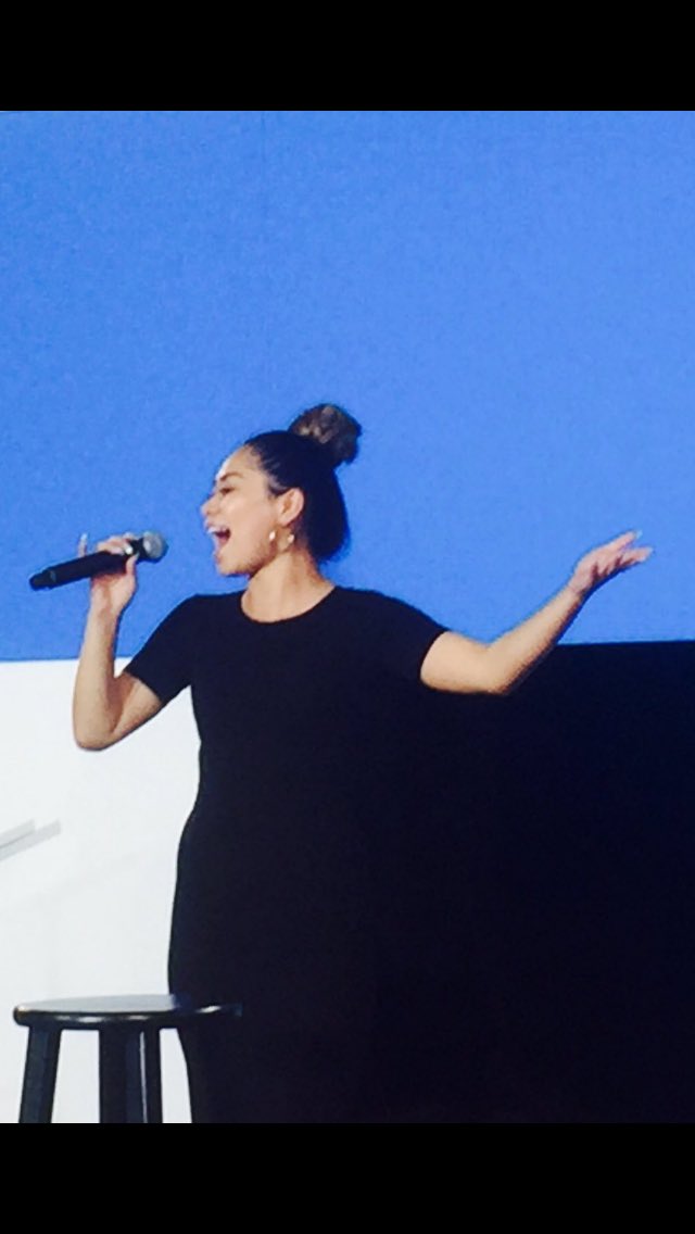 dibbsAus's tweet image. @JessicaESanchez #FirstLivePerformance  #StrongerTogether #Blujays