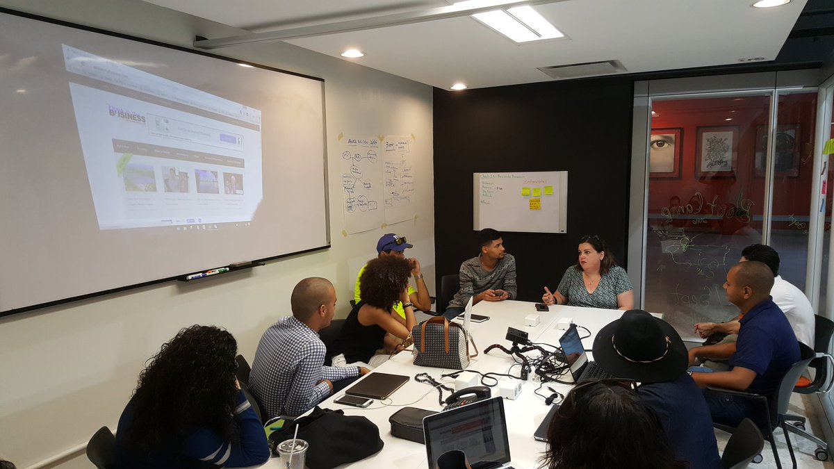 LillianEnid's tweet photo. Michelle Kantrow, fundadora de @newsismybusines, habla de su proyecto empresarial de periodismo. #Per480 @sagradoedu https://t.co/Nob8XUE1qh