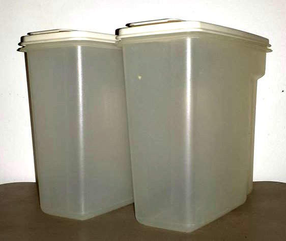 JunkYardBlonde's tweet photo. VTG Tupperware Cereal Keeper https://t.co/BRISjgVEFf #gotvintage #tupperware #cerealkeeper #vintagekitchen #retro https://t.co/f5STY286R9
