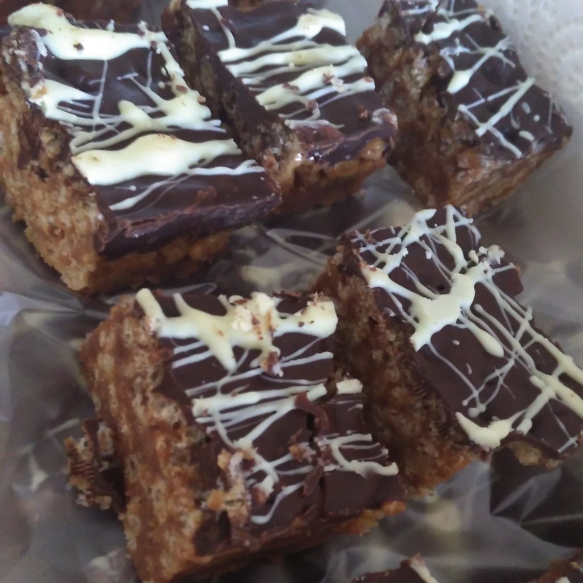 SullivanLoretta's tweet photo. #weddingtreats I made today for a wedding tomorrow 😍😍😍 https://t.co/qeHvDReVmX
