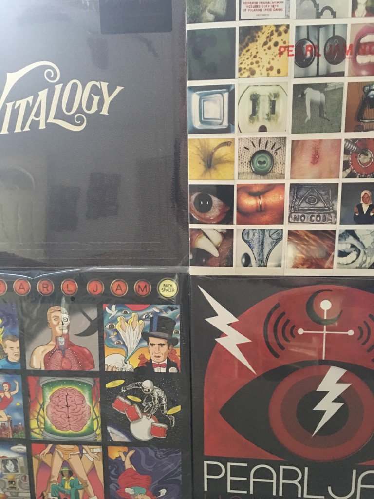 YellowMoonPJ's tweet photo. 4 of 5 LPs arrived today @pearljam #vinyl https://t.co/tWaJf8tUjT
