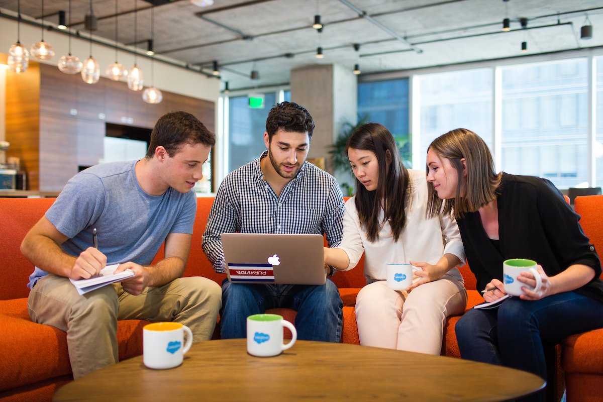 SalesforceEdu's tweet photo. Did you hear? We're hiring! Launch your career with our #SalesforceOhana https://t.co/Rd64kLFhEb #interns #newgrads https://t.co/6NXsxXsYIN