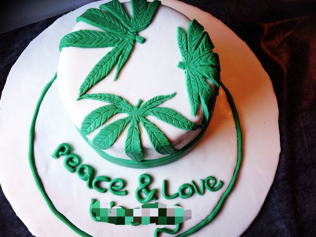 Friandises D Valeria Gateau Cannabis Pour L Interieur Chocolat Nutella Lesfriandise Sdevaleria Les Friandises De Valeria Bretagne