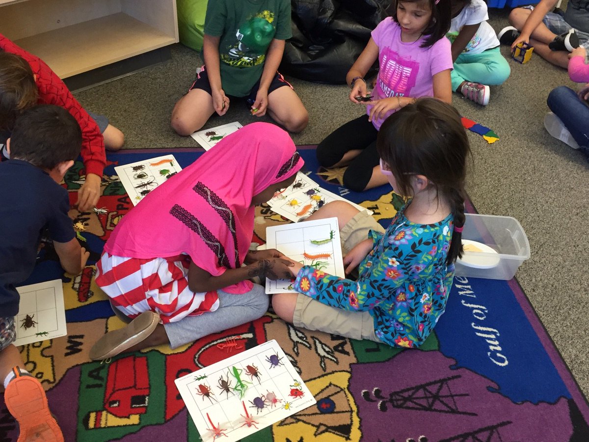 ImlayERC's tweet photo. Working together to make "bugs" count in Ms. Sagapolu's class!#teachimlay https://t.co/heDT0f6Gfj