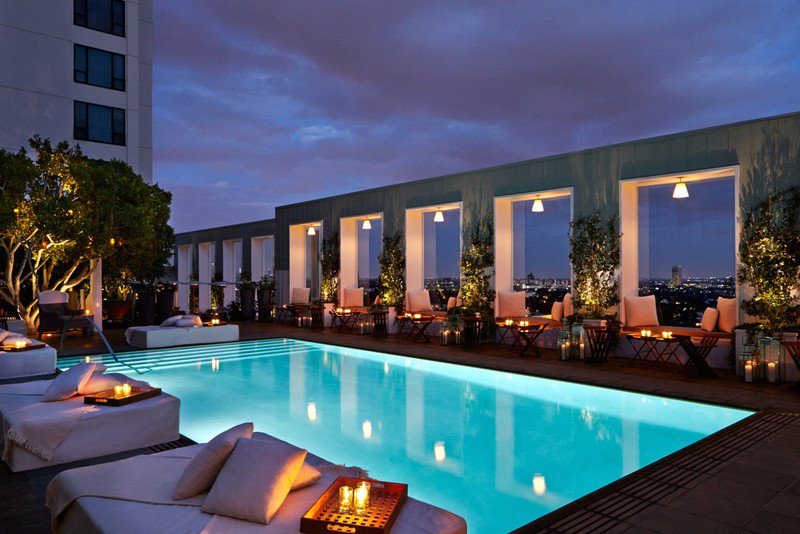 SkybarLA's tweet photo. A little over a week until #FullMoonBazaar returns on 9/22 celebrating beauty brands! RSVP https://t.co/wsC1YiLPPy https://t.co/Kx500uYYuK