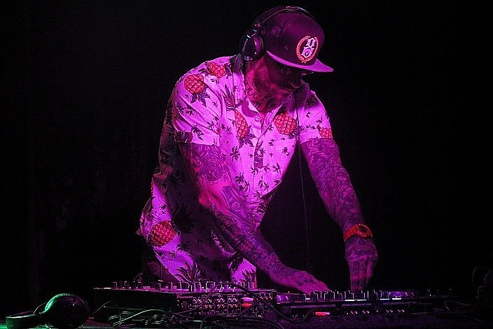DeeJaySTARkey's tweet photo. #deejaystarkey #dj #Producers #Drumandbass #dnb4life #Amen #Amenbreaks #2016 https://t.co/Yw6AVdW6SD