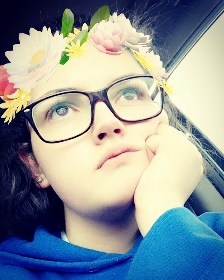 carlzz98_0423's tweet photo. I need a boyfriend so I can take cute pics with him🙁😩😢 #single #boyfriendless #lonely https://t.co/H1bvxWPN87