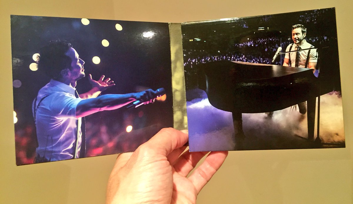 LucianoPereyra's tweet photo. A partir del 30 d sep ya podes tener  #TuManoEnVivo hoy en mi mano! Achinado d emoción❤️!! https://t.co/xpfQ1rfP6P https://t.co/RttaLpyQhi