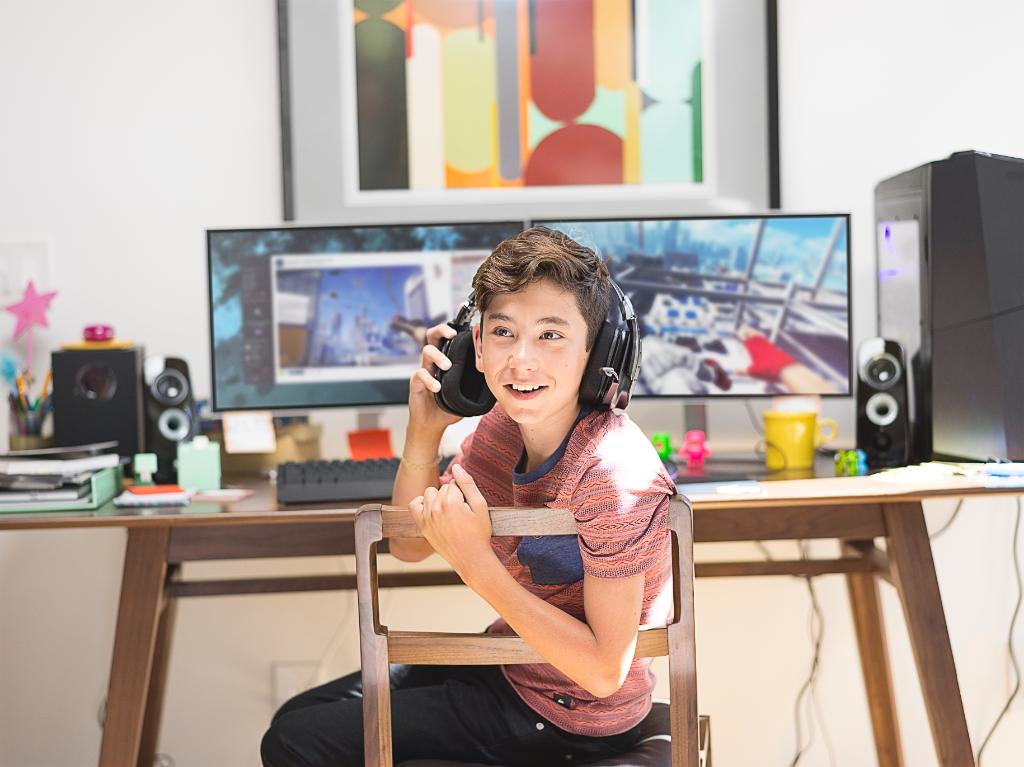 LogitechG's tweet photo. Share the luck: tag a new gaming friend and you both could win our new #Prodigy lineup. #PlayMore https://t.co/76WLVGS3H4