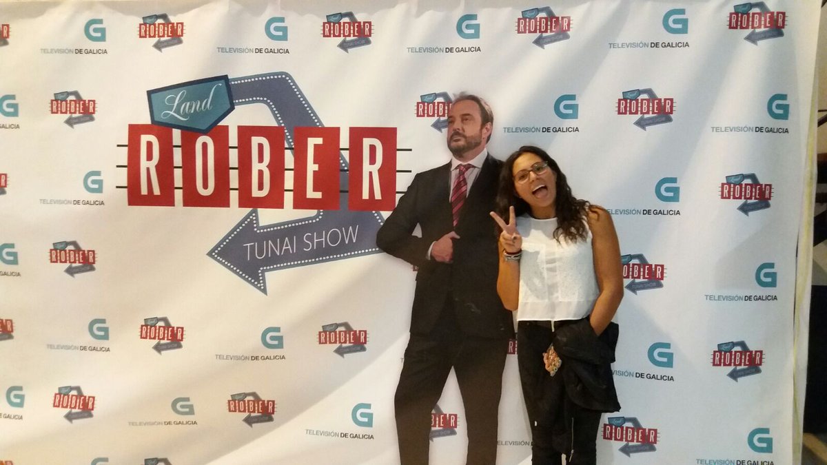 andreaportela_2's tweet photo. Land Rober tunai show!!! https://t.co/hnAcmDPvyh