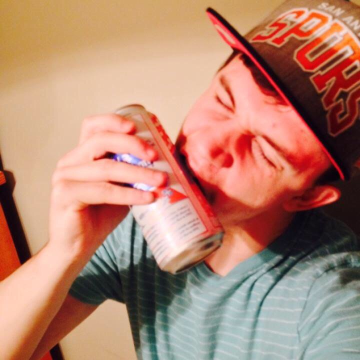 ModzSuper's tweet image. ✨😎Let's chillout together. Nothing but good vibes:  COIN DROP #Drinking #Music COME CHILL liveme.com/media/play/?vi…