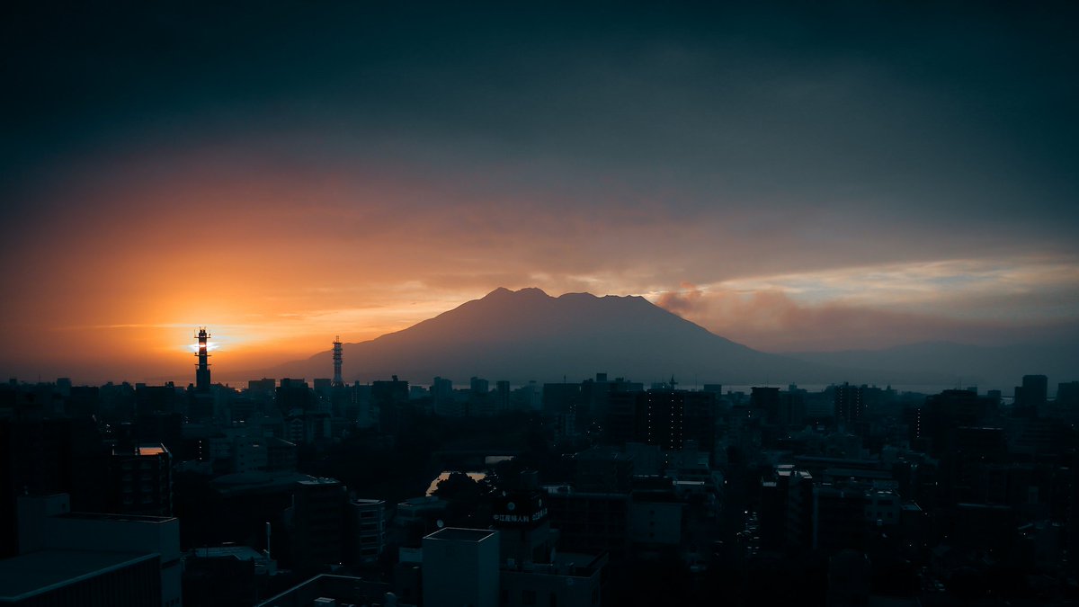 InsideJapan's tweet photo. Sakurajima - worlds most active volcano is due major eruption
https://t.co/ifJW5CyZ1C
#SeeItWhileYouCan
#Japan https://t.co/UNaSTlSQpq