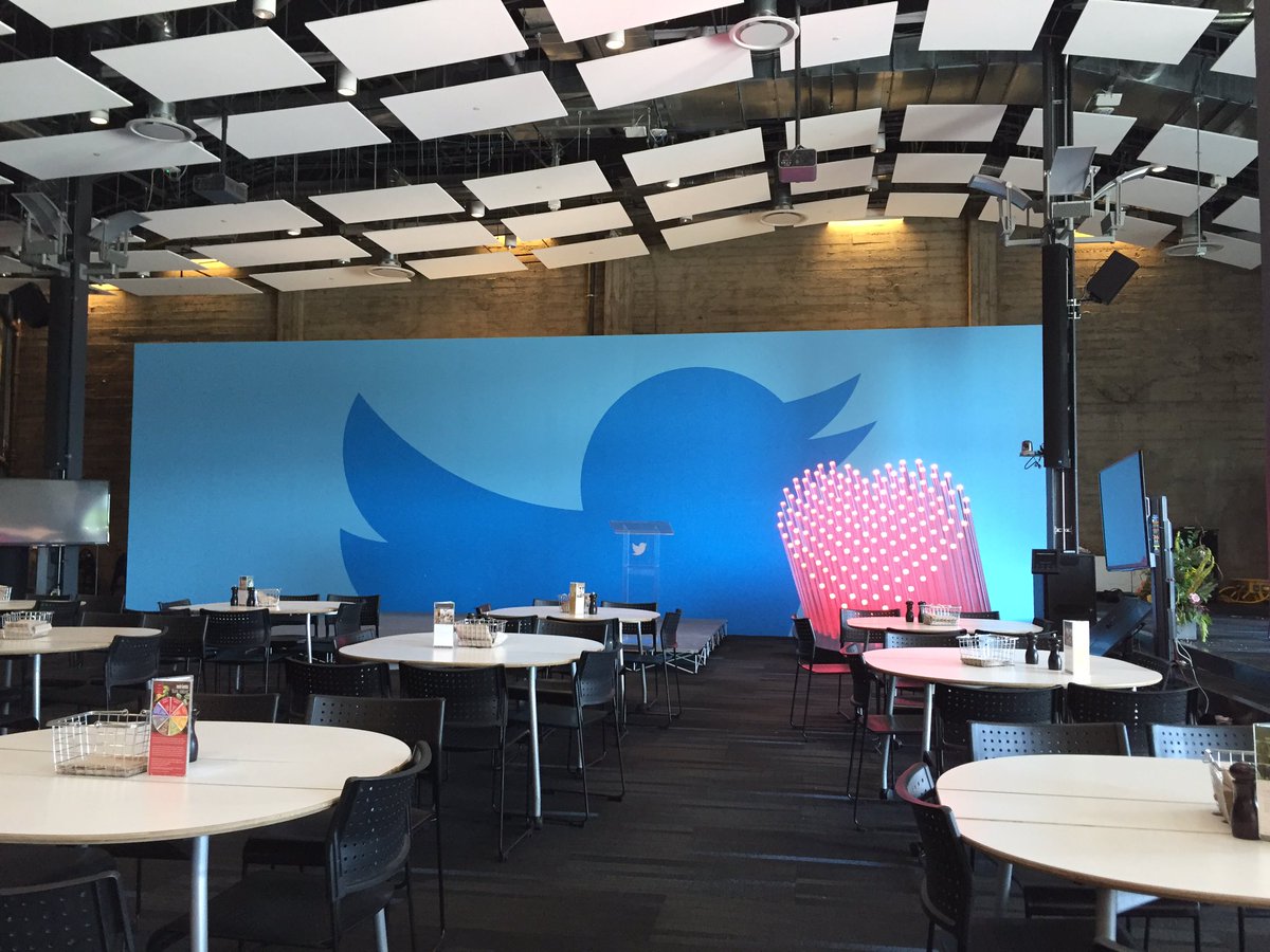 robvinall's tweet photo. Just had a great meeting with @daveriv at Twitter. My first Tweet https://t.co/IZxWcIk68r