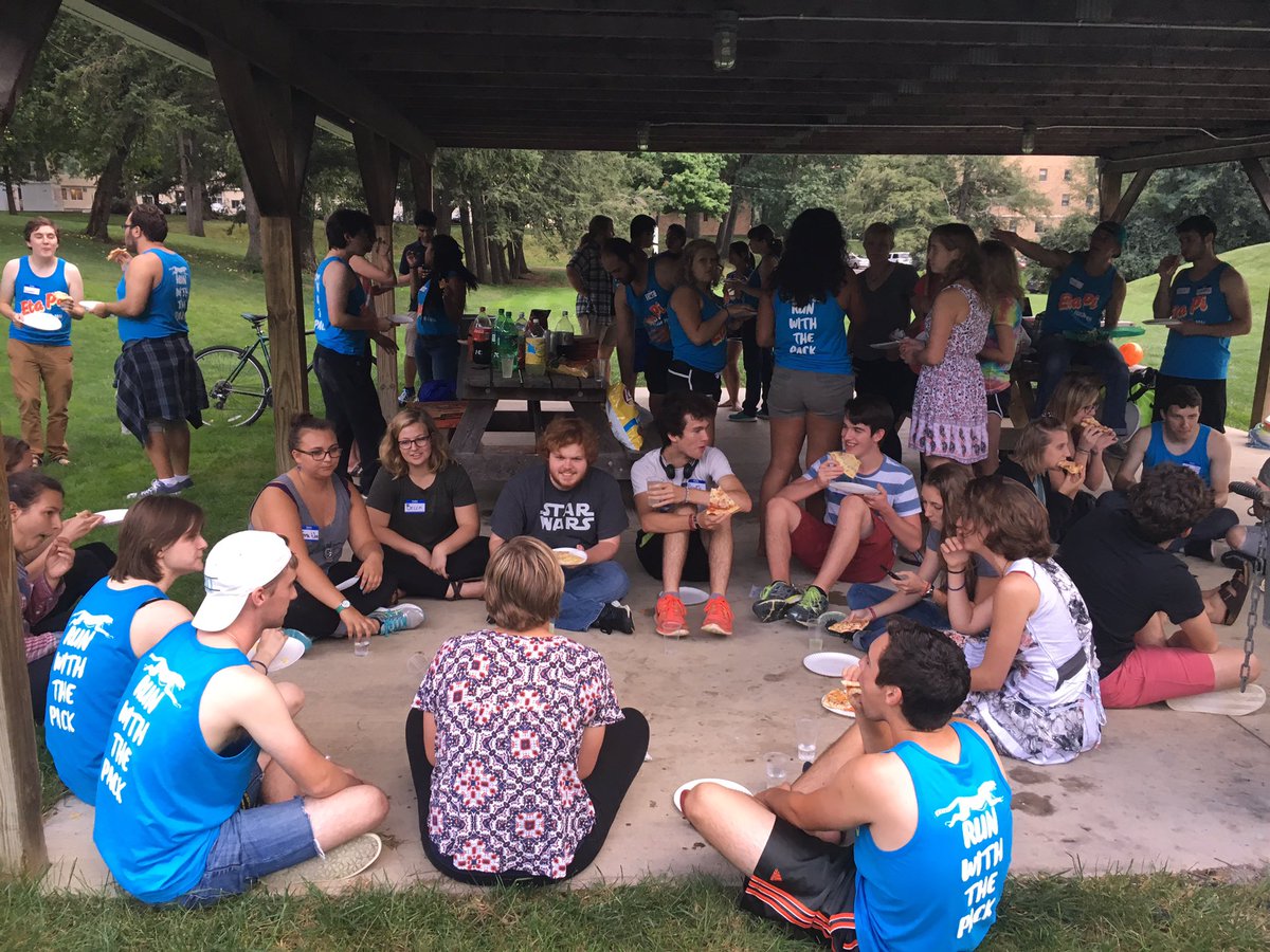 Eta_Pi_'s tweet image. Thank you all for coming we're so happy you've got mail...er...friends #rushetapi #runwiththepack