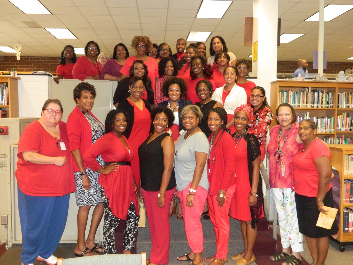 mandrewsteaches's tweet photo. Ben L. Smith faculty &amp; staff 🔴#RedforRodney #teamncae #gcae https://t.co/vsO2tsRcYk