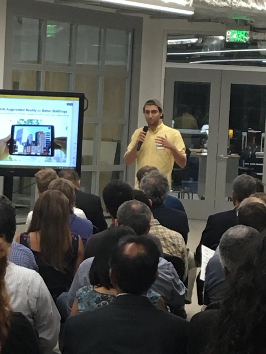 monique_fuchs's tweet photo. .@peekseeq rocking #MIN90 #spotlightpitch @WITXLR8 #innovate #startup @autodesk #Buildspace https://t.co/N3YlAKbBcz