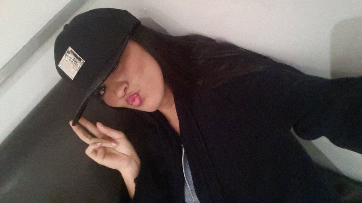 anamafp's tweet photo. Un beso muy besado jajaja 💋 asi estamos hoy, un poco de abandono por aqui pero seguimos trabajando para ustedes💖 https://t.co/yB56fxZ0E4