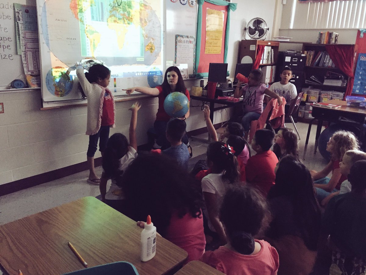 NISDEvers's tweet photo. #Eversstrong Learning in action! https://t.co/cQwwnWgQXO