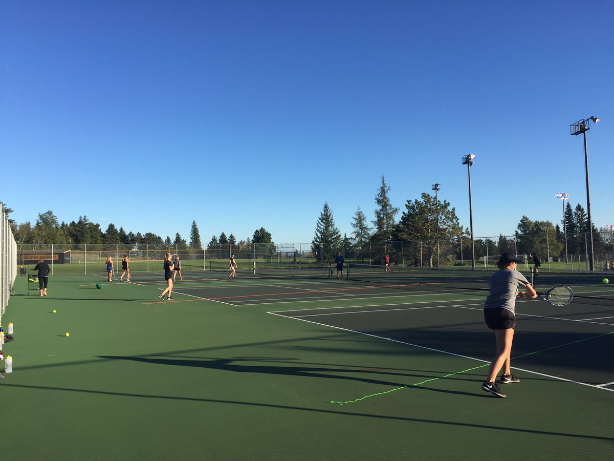 UMD_Tennis's tweet photo. Great day for some doubles drills! #BulldogCountry https://t.co/TUWqz9JuYq