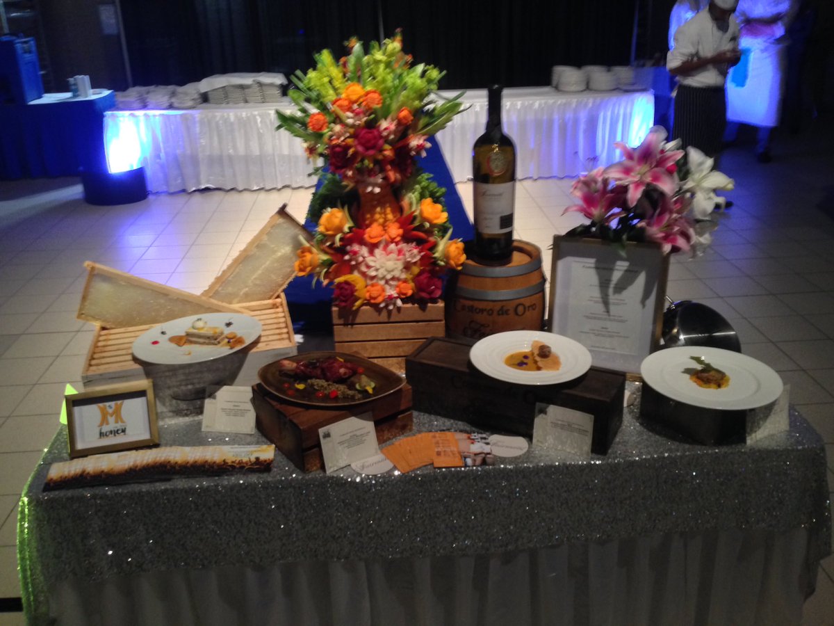 Chef_Jost's tweet photo. Presentation plates @FeastivalAFPA are out featuring 1st time @FairmontMAC #honey #yegfood @YEGBees https://t.co/9OQ2Oc1Qbz