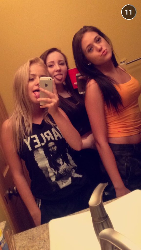 aashleyy_nicole's tweet photo. Happy glo day lol baddie 😻😇❤️ @LizzyHalling hope your day is lit 😈 t up tonight! Love you girl , be safe 💕 https://t.co/P4mDpB7BfA