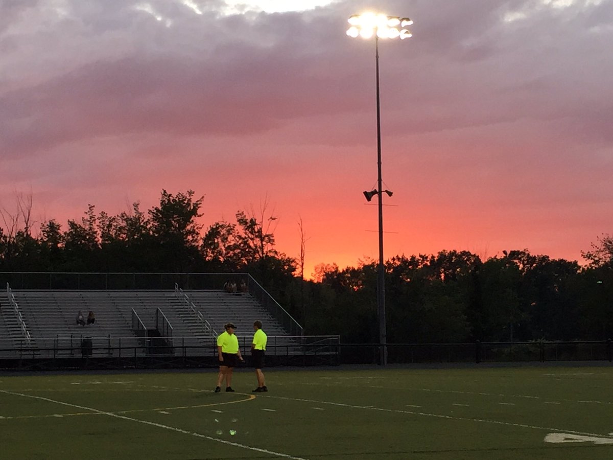 karilynnsawyer's tweet photo. #NFHDay2016 #HookedOnHockey @USAFieldHockey #sunset #warmsummernights #Maine https://t.co/2gdL06bQsr