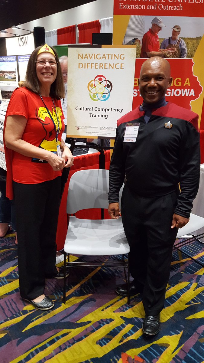 ross_wilburn's tweet image. IA League of Cities Exhibitor superheroes in action! Cindy/Ross #ISUEXTENSIONCED #StrongIowa #NavigatingDifference