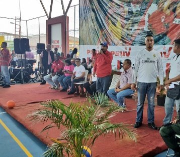 PrefecturaBnas's tweet photo. Reinauguración del Comedor Popular y emotiva actividad con la Parroquia El Carmen @Adan_Coromoto @willcox33 https://t.co/LzTpRkQ8f6