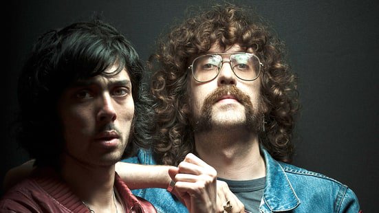 RollingStone's tweet image. Hear Justice's dance-y new single "Randy" rol.st/2cuxyTe