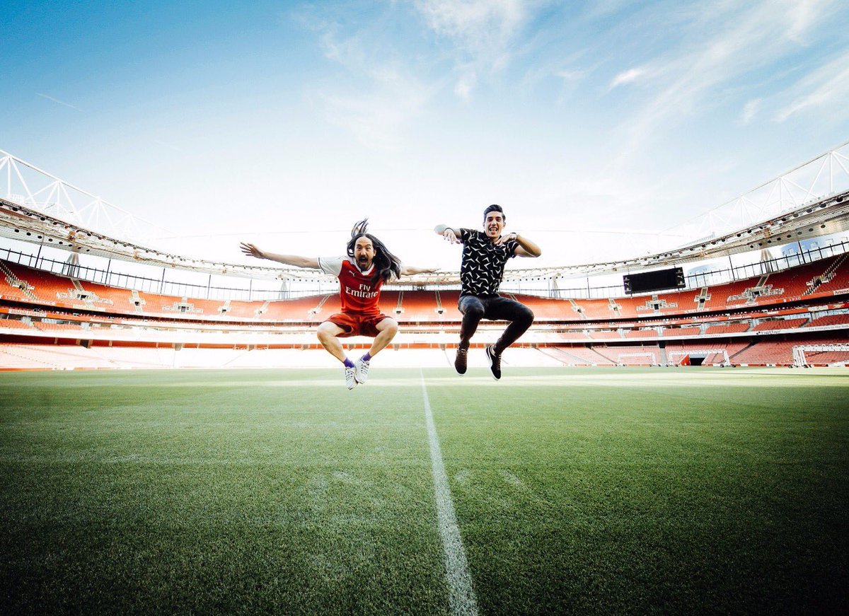 #aokijump #727. The Aoki X @HectorBellerin @Arsenal Jump. #EmiratesStadium. North London UK. September 14, 2016. https://t.co/M7xxyyiL9C