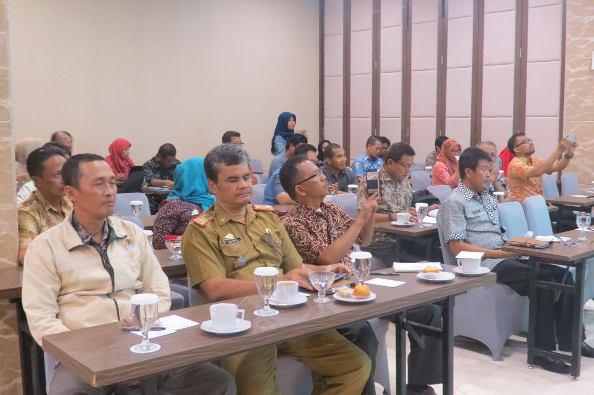 dplh_provsulsel's tweet photo. BIMBINGAN TEKNIS PERSAMPAHAN #blhd #sulsel https://t.co/ompLwkGRha