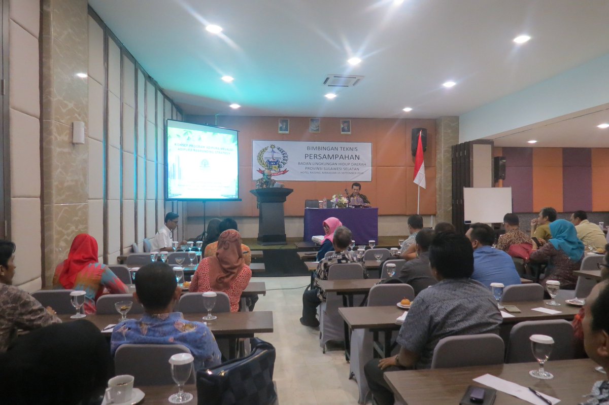 dplh_provsulsel's tweet photo. BIMBINGAN TEKNIS PERSAMPAHAN #blhd #sulsel https://t.co/ompLwkGRha
