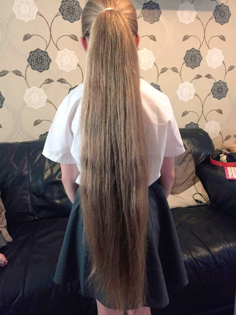 NookSalon's tweet photo. We have been given the honour to cut this brave little girls hair for @LPTrustUK.😍😍😲😲 https://t.co/OI3ddtudTv