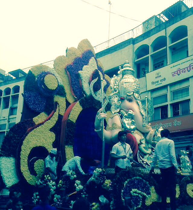 Tulshibaug Ganapati from a Riky rider !! #GanpatiVisarjan #BappaMorya #Ganesha #ganpatibappamorya #visarjan