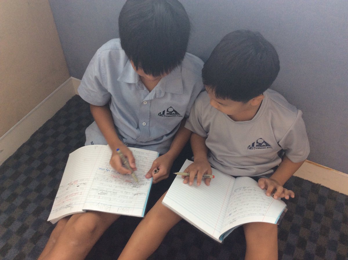 Y5NIST's tweet photo. #5RW peer conference #together in learning #SJ5RW #PS5RW #NM5RW #XO5RW #BE5RW #OS5RW #RB5RW #MH5RW #wearewriters https://t.co/shxh6DbORn