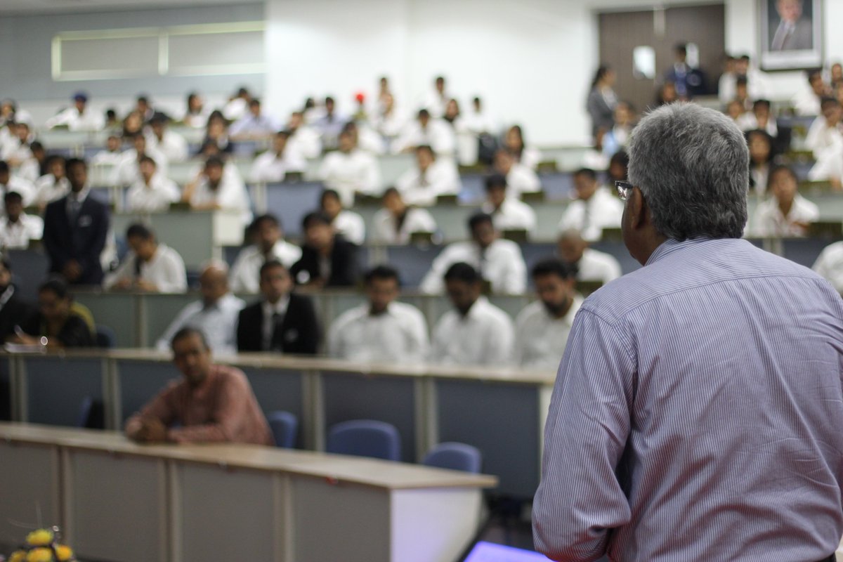GreatLakes_MBA's tweet photo. "Mutual trust and team work paramount to build strong business venture" - Mr. Hari Menon @bigbasket_com #GLHCMC2016 https://t.co/icr8NPkoaX