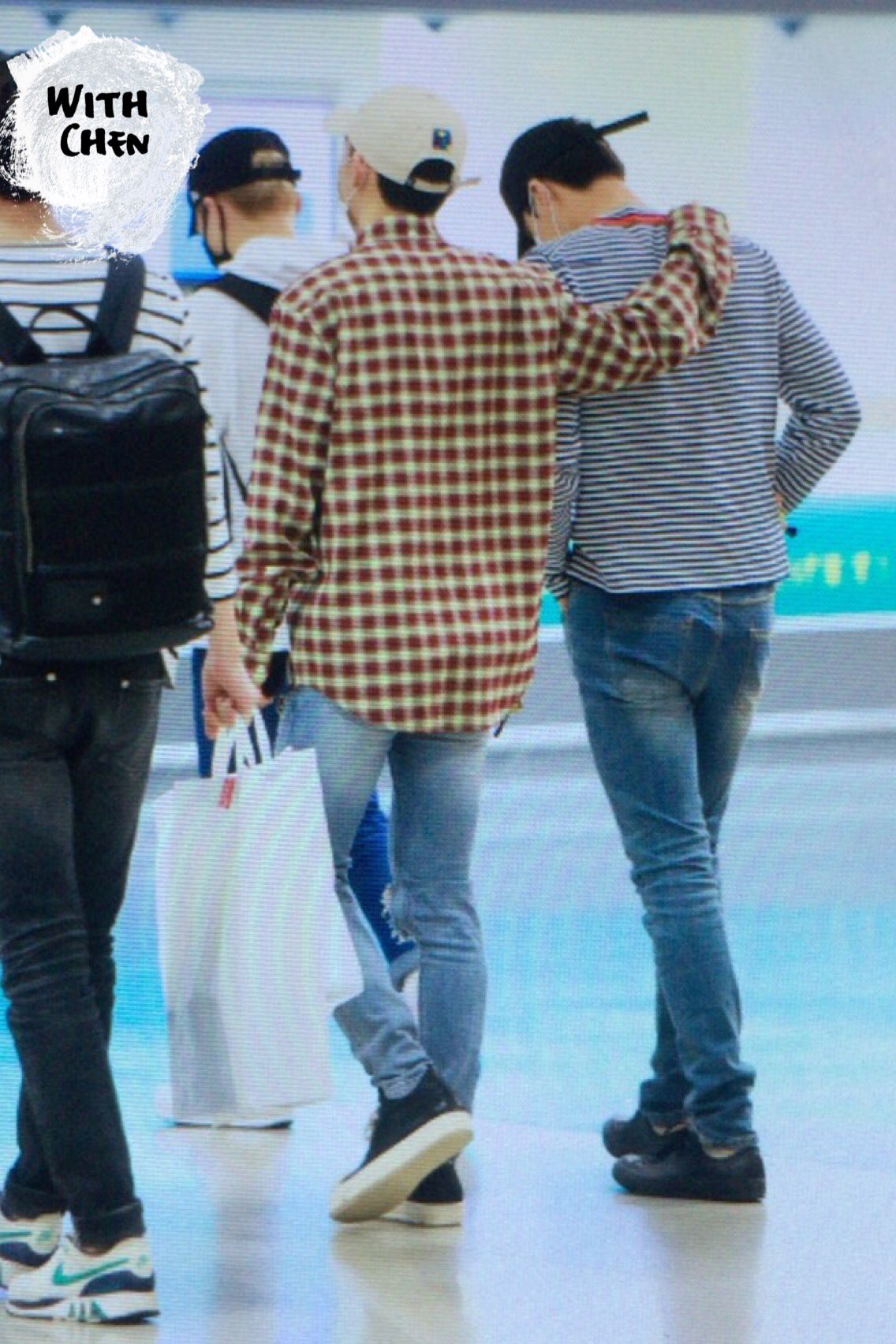 CsX6sC_VYAExkyu.jpg:large