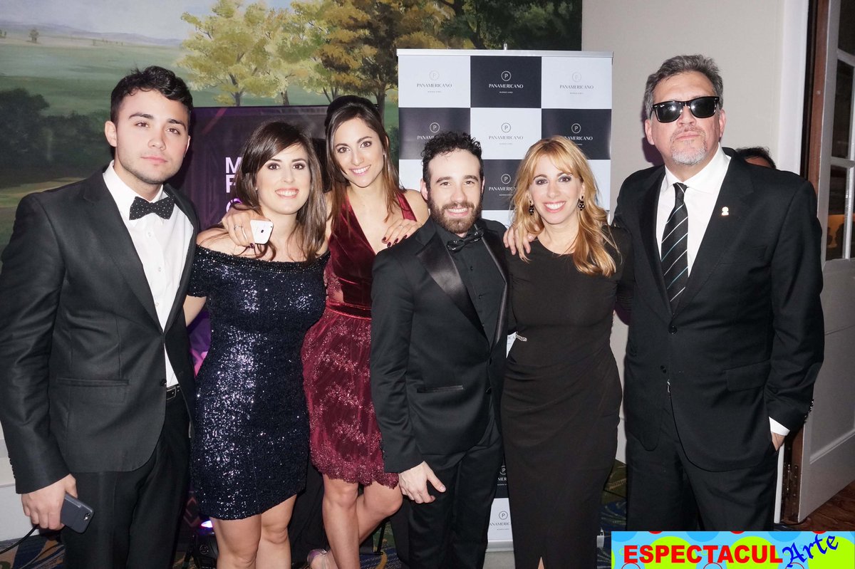 LaJauladelaModa's tweet photo. Equipo de produccion ganador #MFCable2016 de @farfantv gracias a todo @MGZNtv es un placer trabajar juntos! https://t.co/mEe6A77tk1