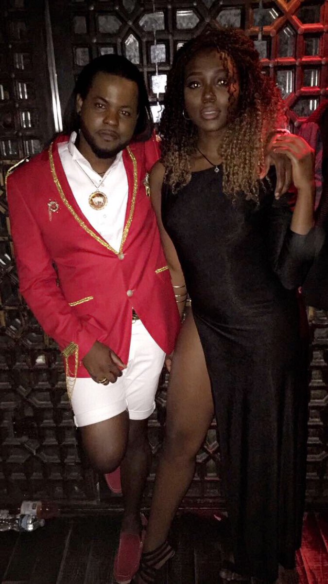 RosieMelanin's tweet photo. Give it up for the designer of this amazing dressππΎ#JudeCharlesDesigns #Legs4Life #BlackDiva https://t.co/926o3Cp3QB