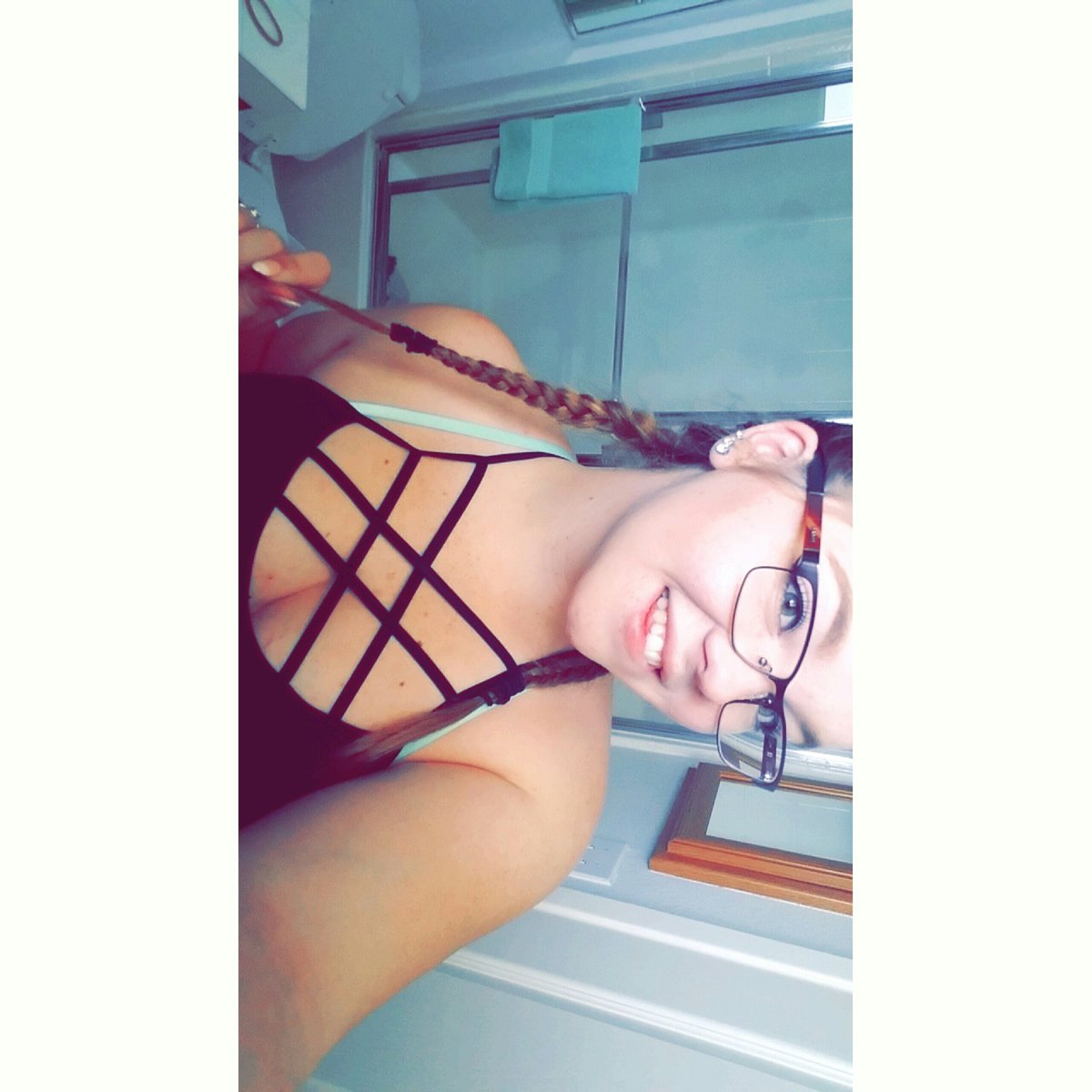 leeandanielle12's tweet image. 💎 I don't know man. I feel kinda cute.