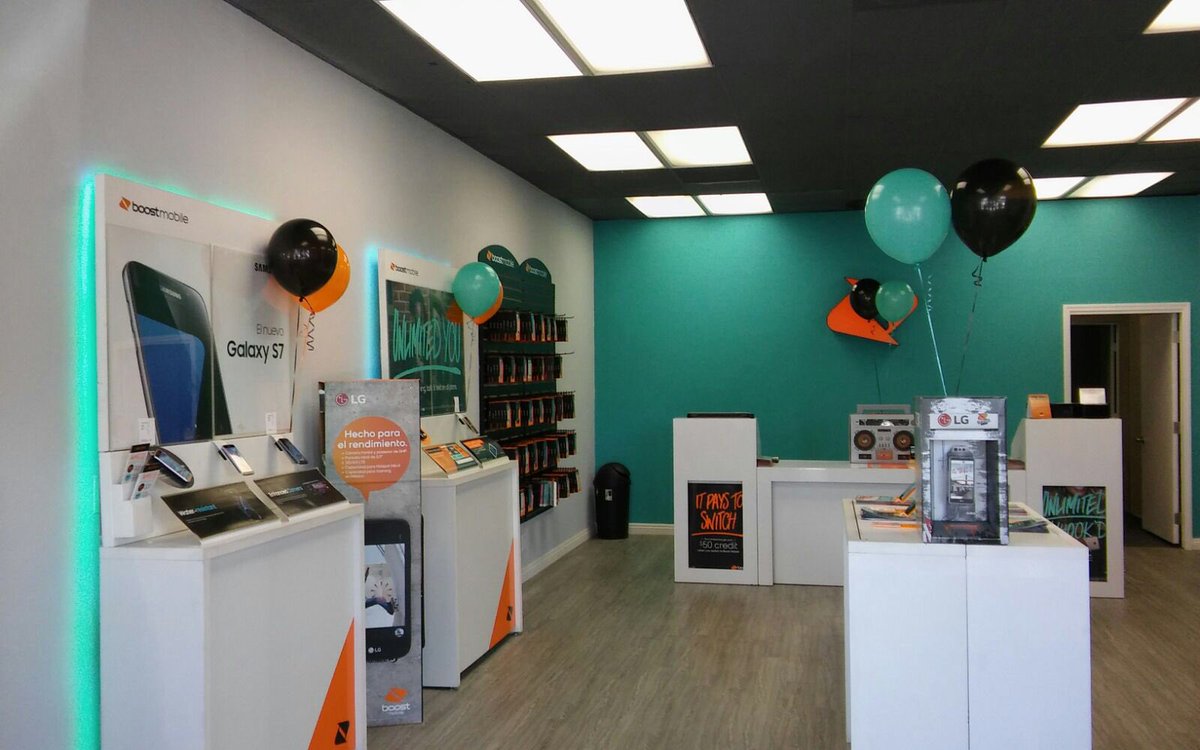 Jetwirelessgrp's tweet photo. Boost Mobile store by Jet wireless Group! Best of the best! Often imitated- never duplicated! https://t.co/foTD2V3Gpb