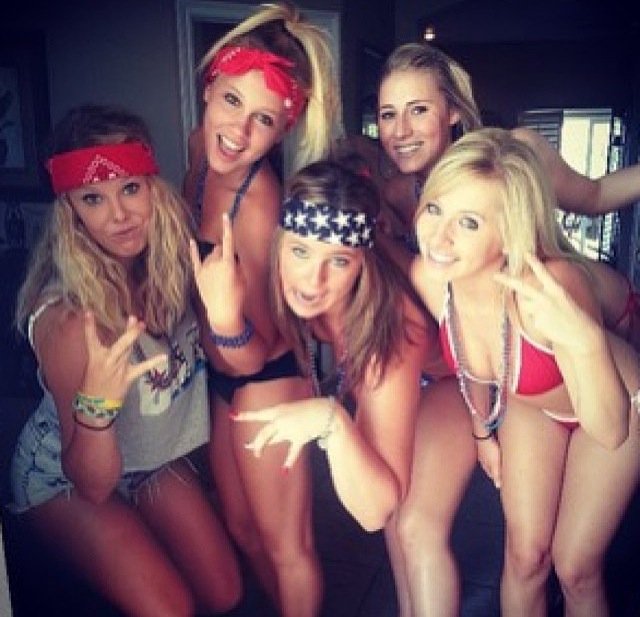 ensign_jenna's tweet photo. Happy Birthday to one of the craziest girls I know😜 hope your having a great birthday🎉 @lothatch https://t.co/KDYXjAdlDQ