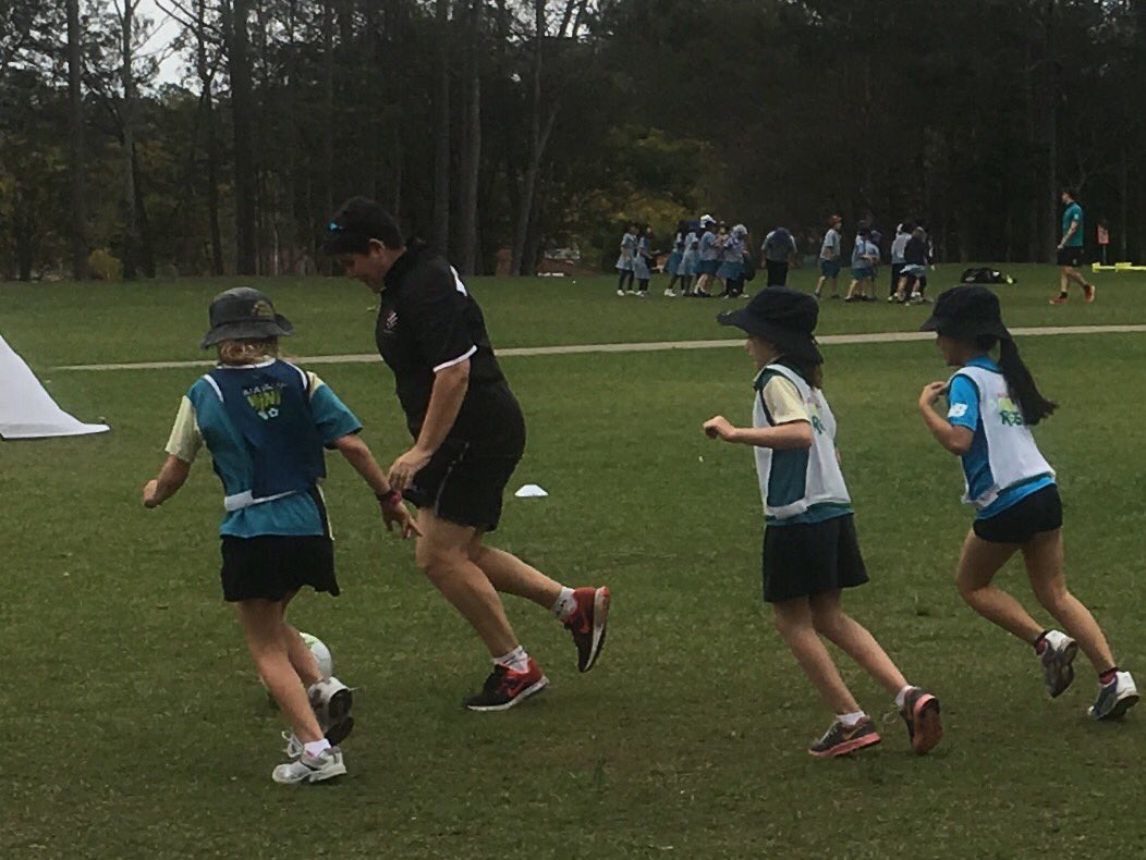 6SGfalcons's tweet photo. 3B enjoyed the sports expo playing Qld football and badminton. #flssip https://t.co/R1lgPwwuDb