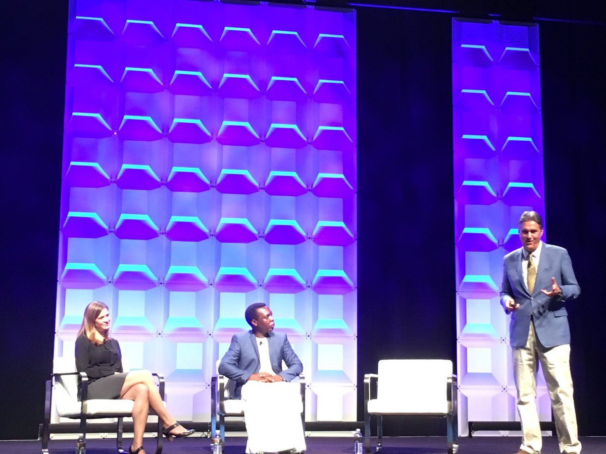 ASCP_Chicago's tweet image. Gary W. Procop, MD, FASCP, shared his experiences with leadership and improving test utilization. #PathLab2016