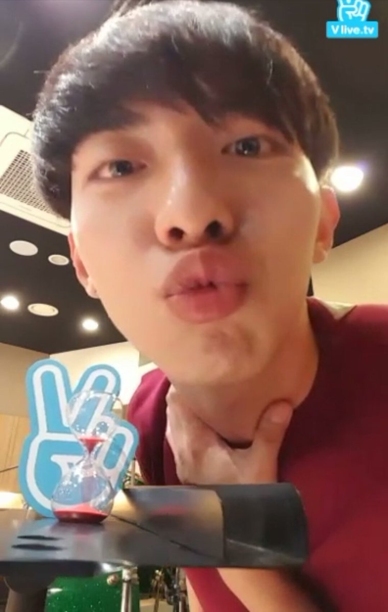 k72a's tweet photo. Happy bday @MentalShin #leejungshin #李正信 #happybirthdayjungshin #happybday #이정신  #HappyJungshinDay26 #生日快樂 #hapibday https://t.co/78IKHjzf5c