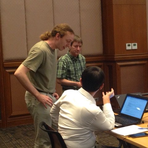 axsh_en's tweet photo. Axsh's engineers giving #WakameVDC training at Metro Systems in Thailand. #Cloud #SDN #VM #Virtualization #VPS https://t.co/x6FD8LBIRb