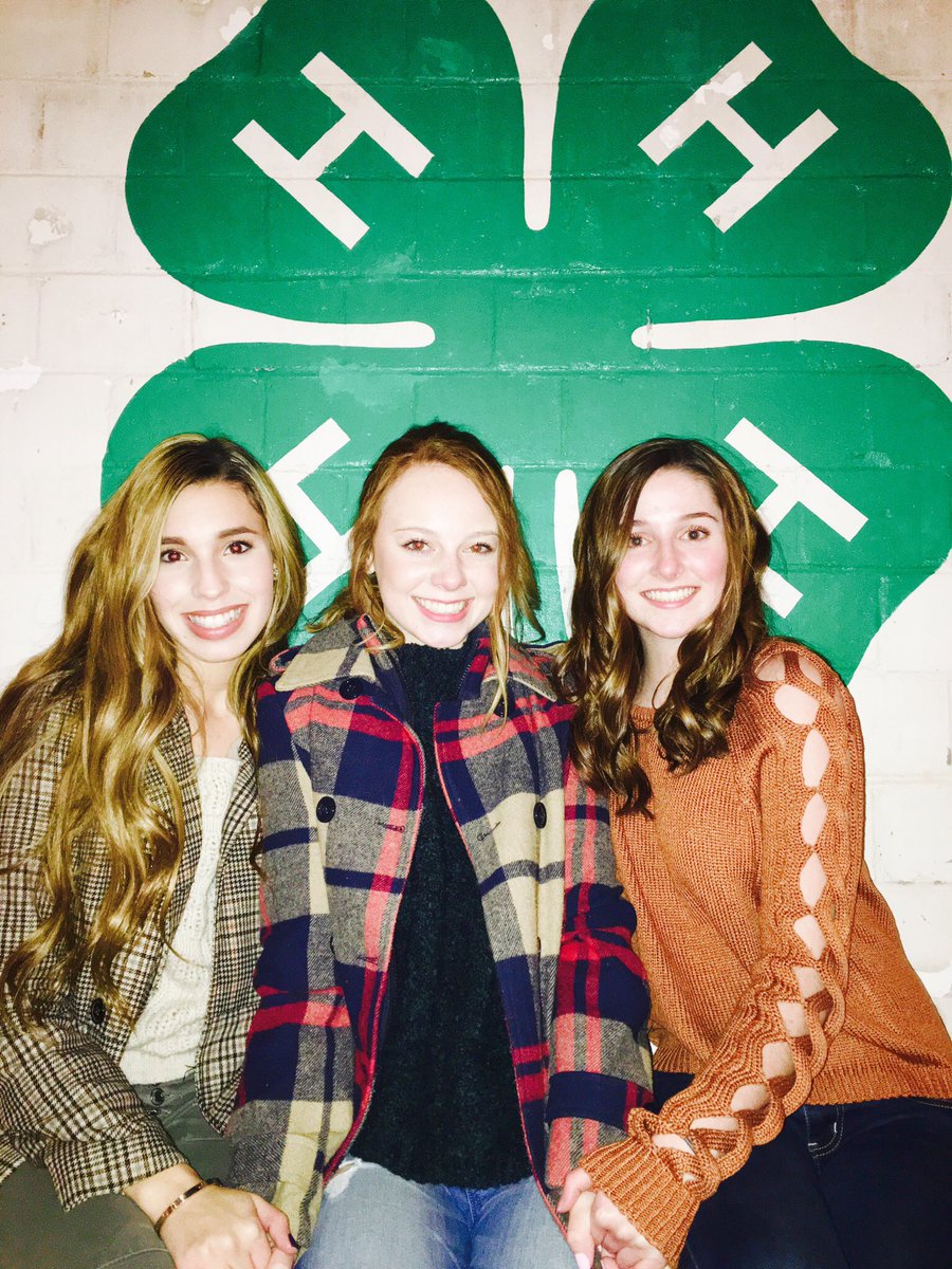 BrettBeth's tweet photo. Happy Birthday @carolinah009!!! Hope you have had an amazing day! Love you SOOO much!!!🎂💘🎉 https://t.co/Qyb0tM4aBf