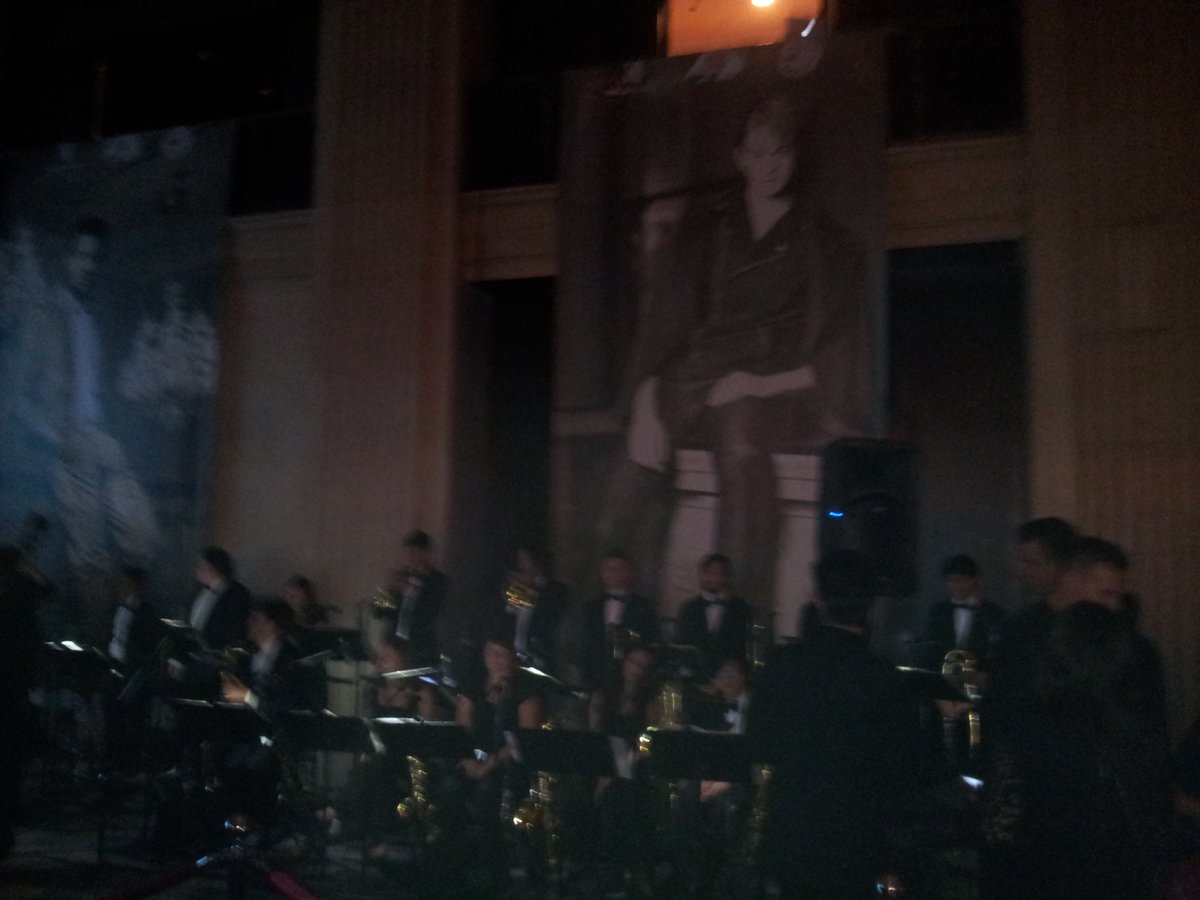 heathertoskan's tweet photo. #fashion #sartorial #style #elegance #menswear + live #band at  #IAMTOM #TOMSS17 at #TOMxTIFF #party beat goes on! https://t.co/hcbloD5Xo6