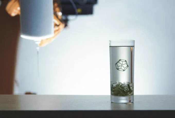 ここまで来たか！飲み物の中にまでプリントすることが可能だとはｗｗｗ