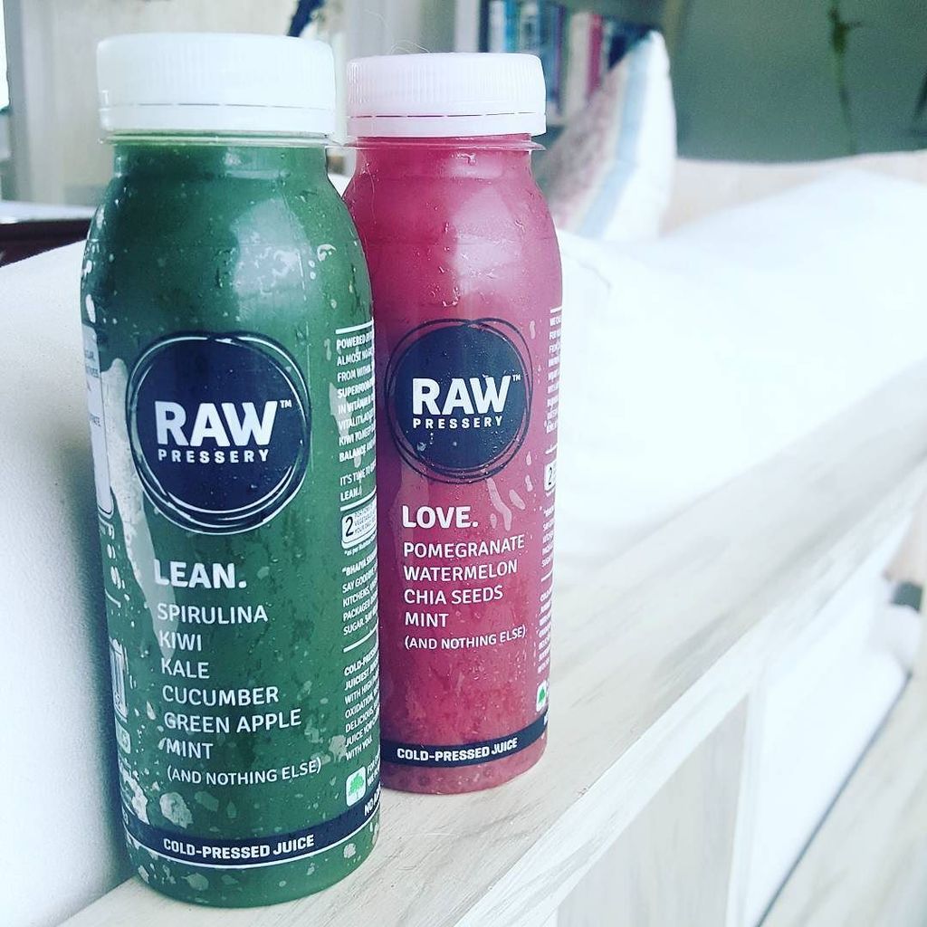 Asli_Jacqueline's tweet photo. Thanks @rawpressery for helping me with the #skinrevolution project! An alkalizing green j… https://t.co/arKxgwb0pX https://t.co/XjVY0AdOzu